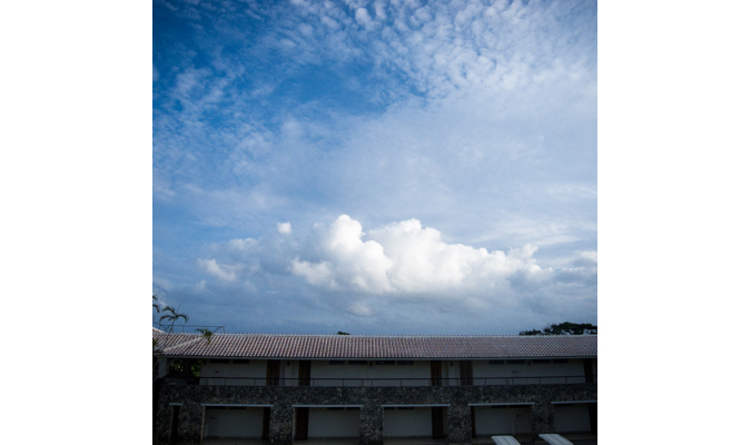 R037085557
